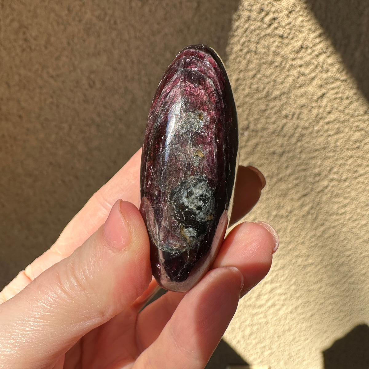 Rhodolite Garnet Palm Stone