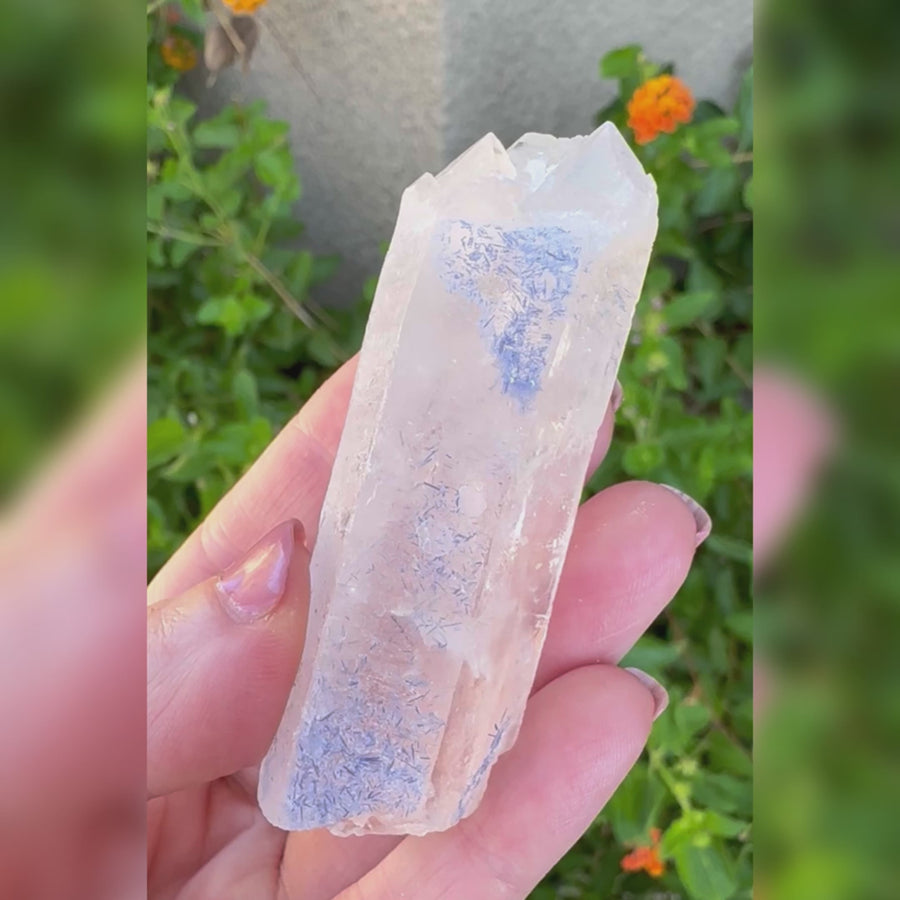 Natural Dumortierite in Quartz Crystal Column Self-Healed